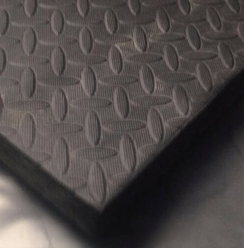 4 Mat Special Stable Horse Floor Matting Black EVA 24mm Checker Cushioned Mats