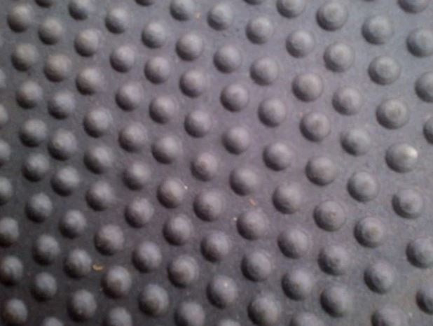 Twin Pack Bubble Top Rubber Stable Matting 6ft x 4ft 18 mm Horse Mats