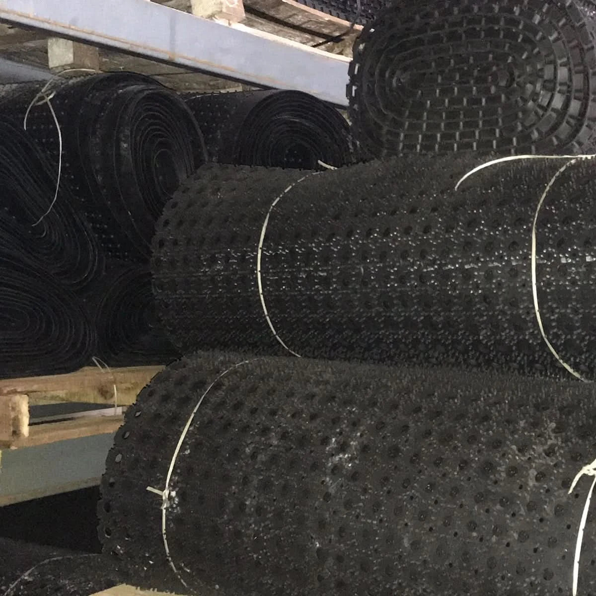 Horse/Outdoor/gateway/Golf-1m widex 10.5m long x 22mm Thick- Long run Rubber Mat