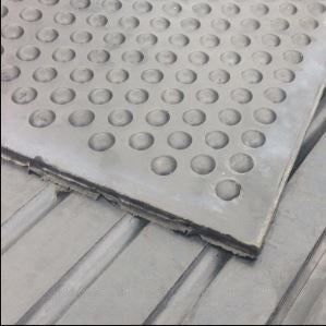 18 Mat Offer | Bubbletop Rubber Stable Matting 6ft x 4ft 12mm Horse Mats
