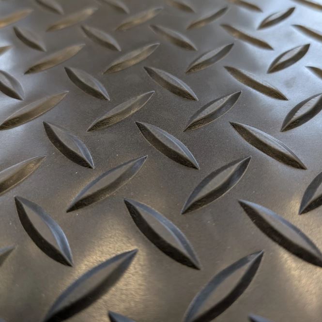 Anti Fatigue Mat - Comfort Foam Backing -90cm x 60cm - Checker Surface