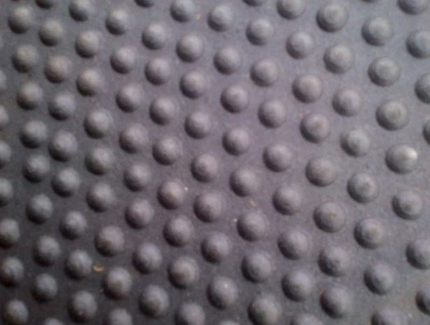  Bubble Top Rubber Stable Matting 6ft x 4ft 18 mm Horse Mats Inc Delivery