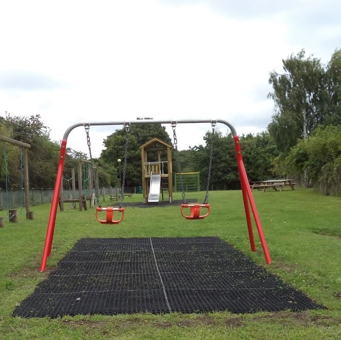 1 x 16mm Grass Mat - Playground Cow Course Mats Horse Golf Decking Gateway Patio