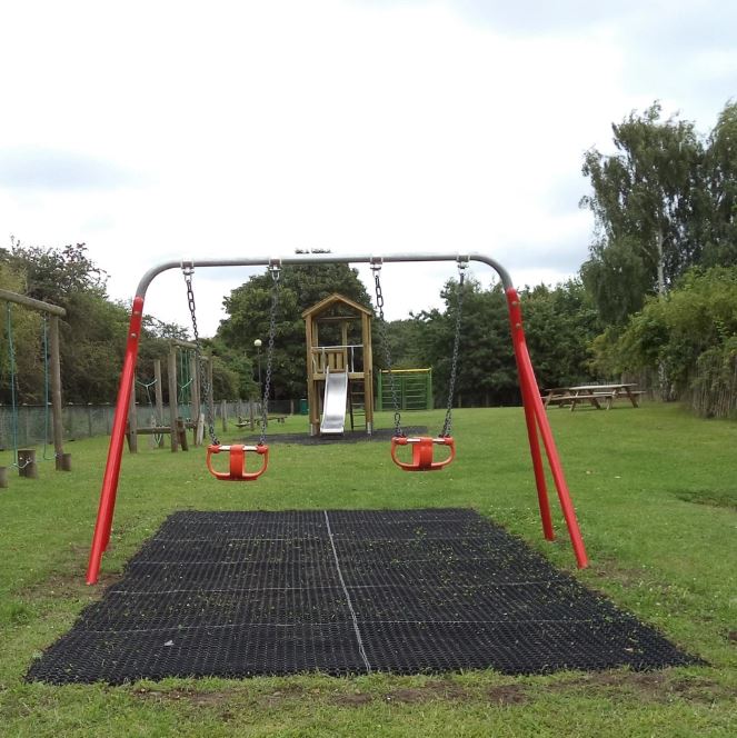 4 x Grass Mat Playground Cow Course Mats Horse Golf Rubber Matting