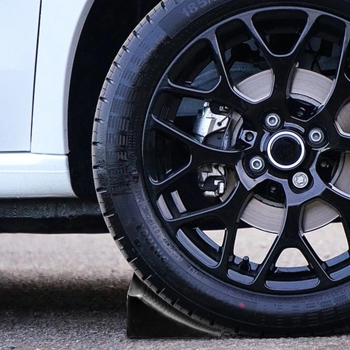 Tebery Solid Rubber Heavy Duty Wheel Chock - by Fasmov