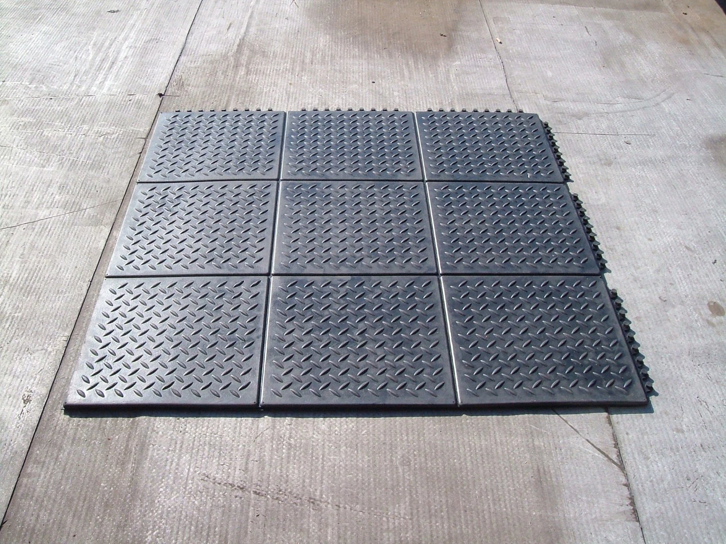Cheapest CHECKER Gym rubber garage workshop professional gym floor tiles mats