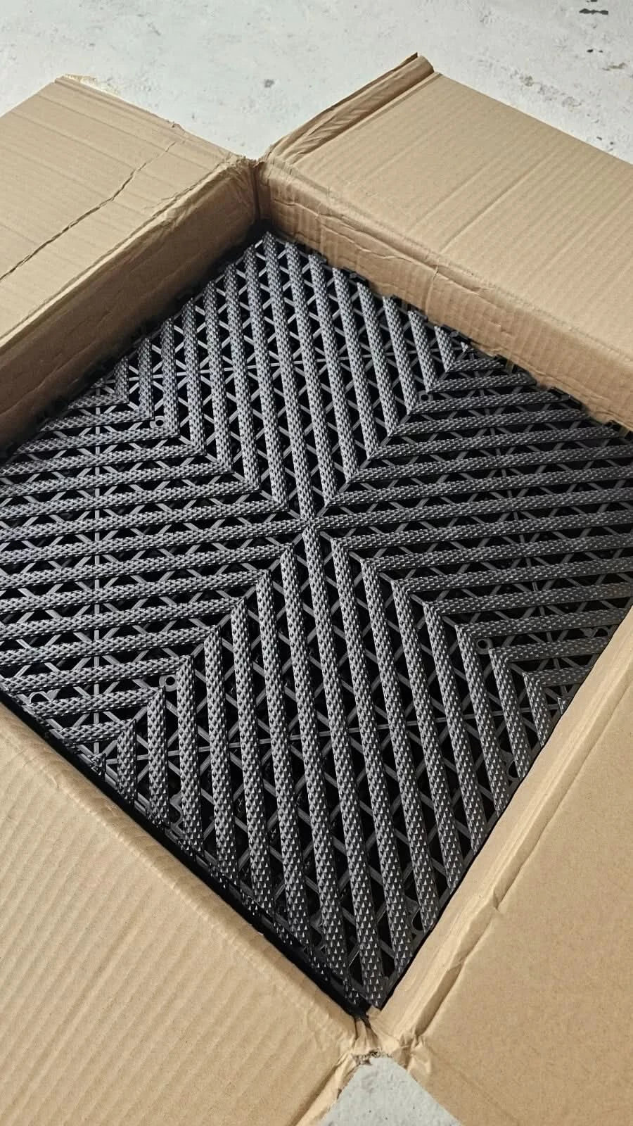 Modular Interlocking Garage Flooring Tiles