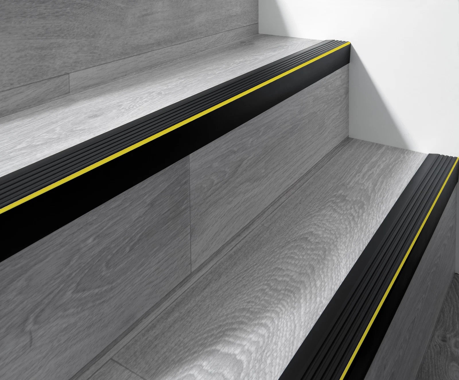 Stair Nosing Rubber Bullnose 118cm Non-Slip 40x40mm Step Edge Trim Cover RDO