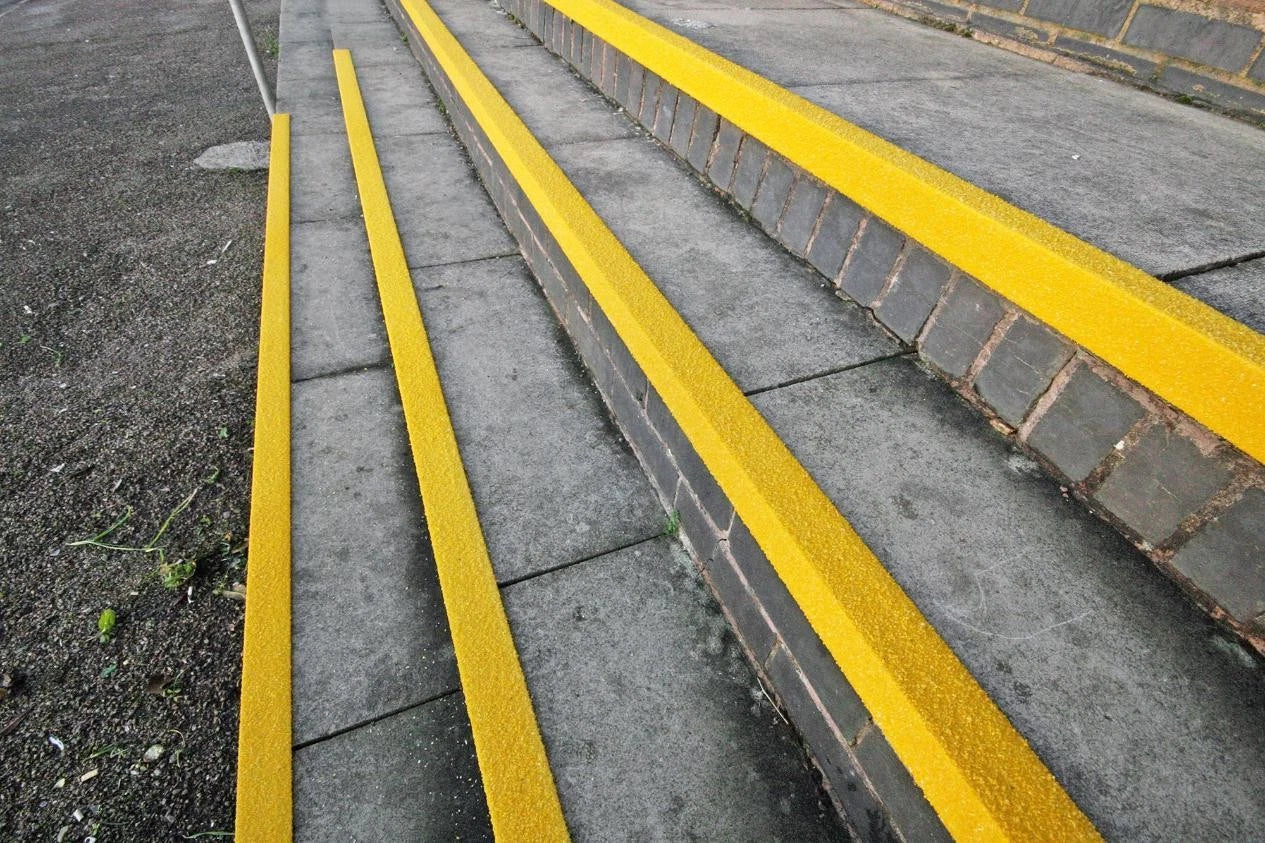 YELLOW STAIR NOSING 1M X 55mm - GRP070004N