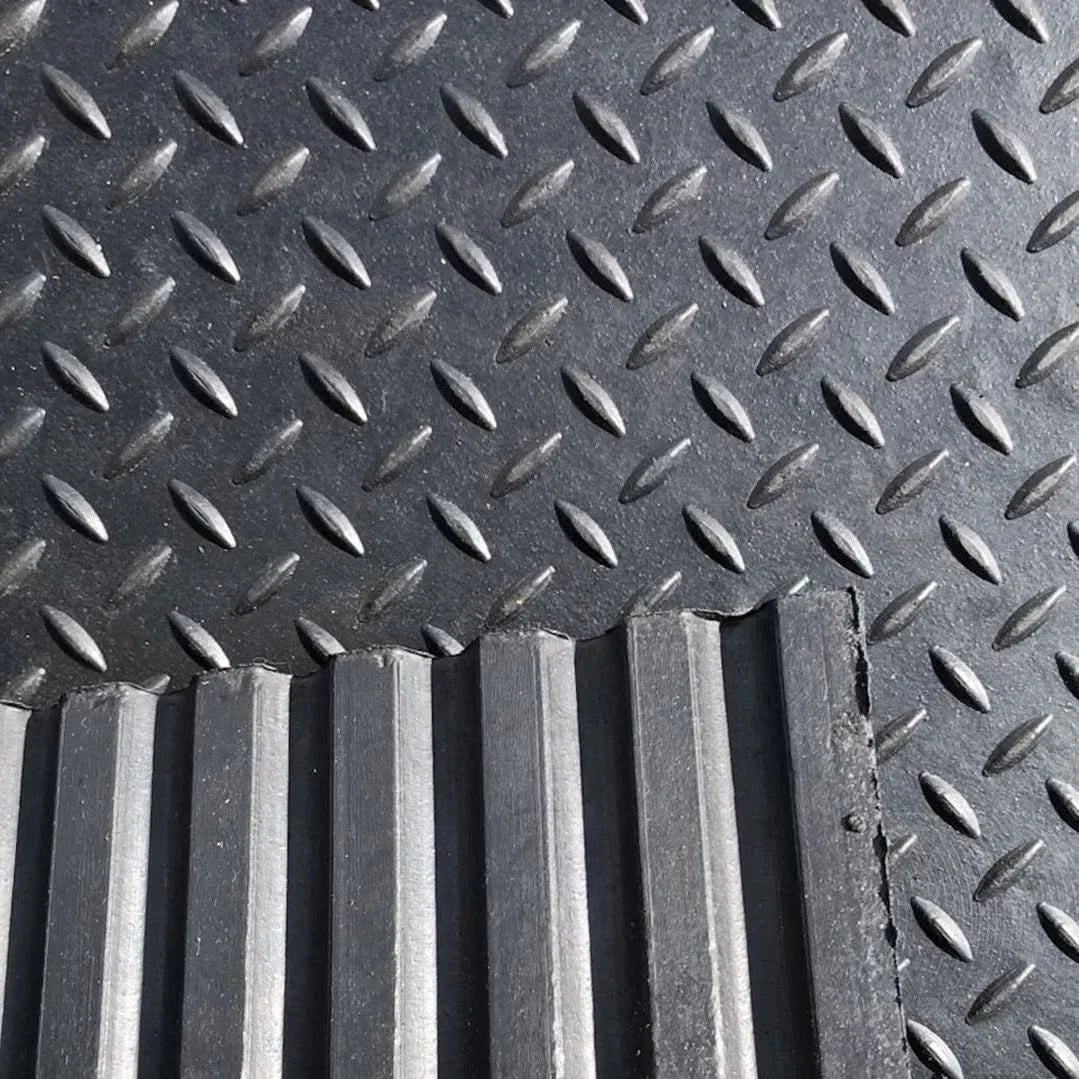 Rubber Flooring Gym mats/horse Box/Tailor/Stables 18 mm(6 x 4) Foot Checker Top