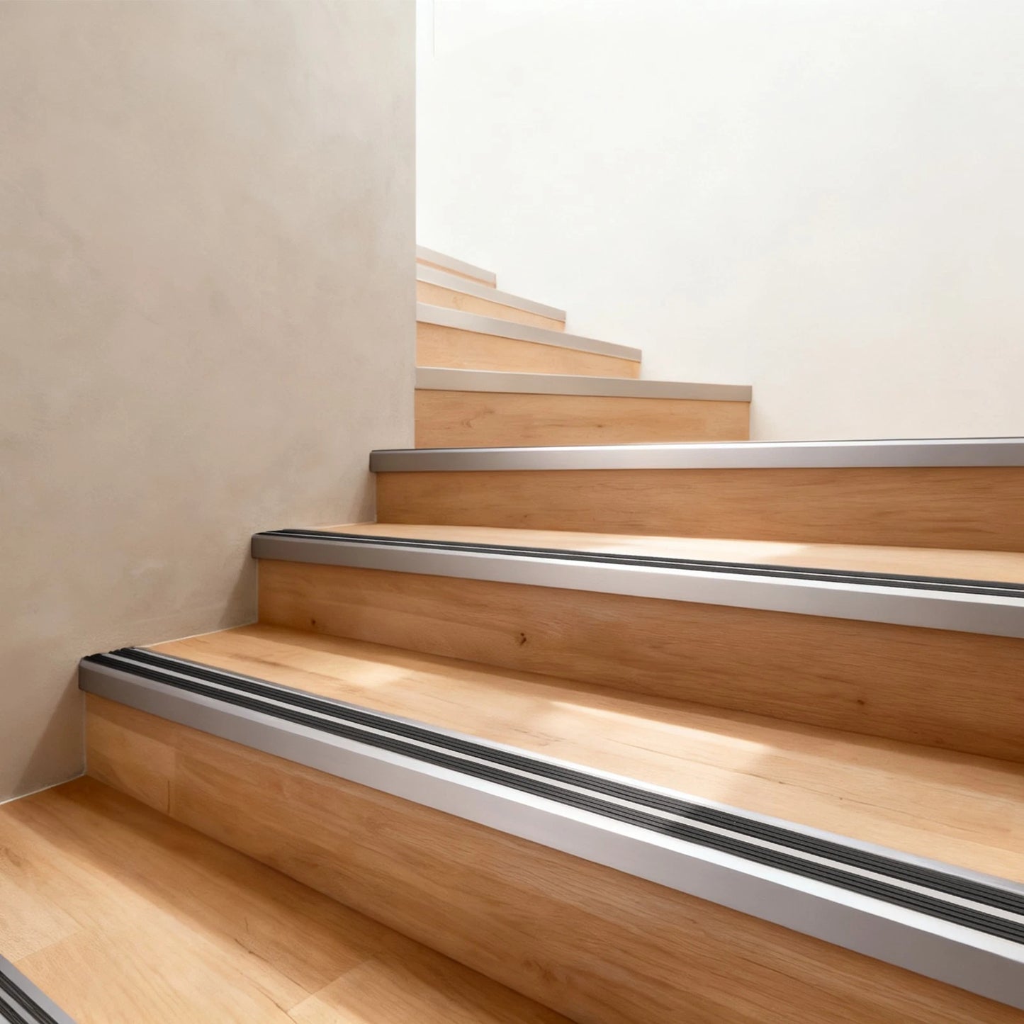 Aluminium Stair Nosing Anti Slip Edge Trim Step Carpet Nose Edging Black/Sliver