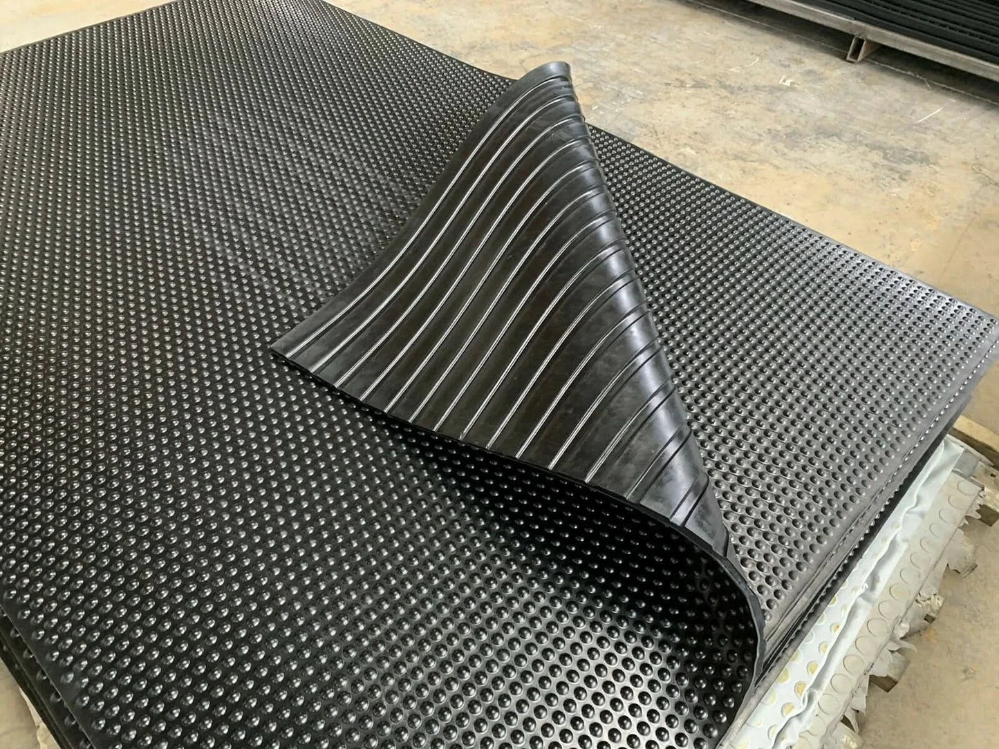 Rubber Flooring GYM Mat various Thickness 12,15,17mm (1.82m Length 1.2m width)