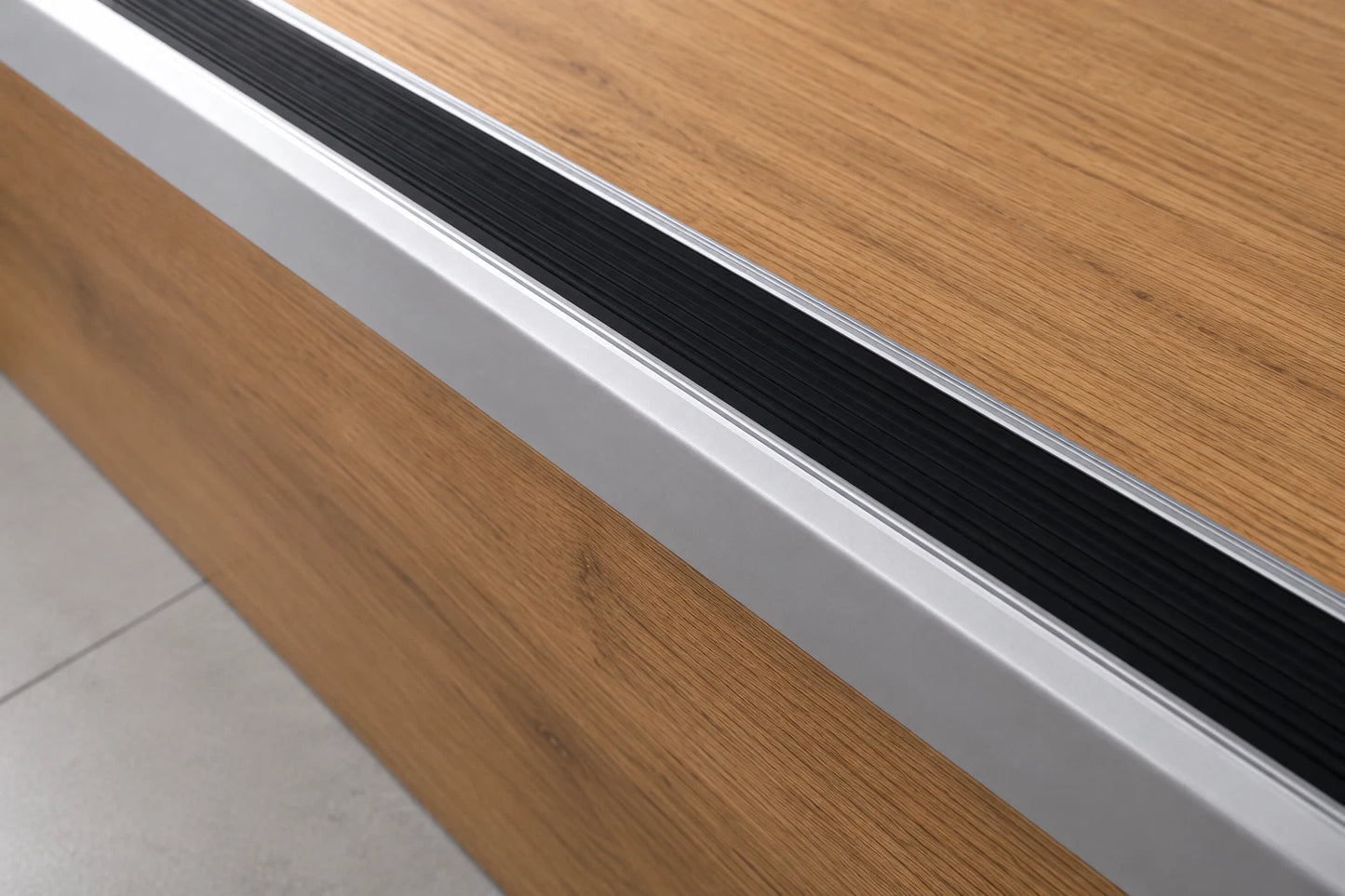 Aluminium Stair Nosing Edge Trim Anti Slip Step Edging For Wood Laminate Carpet