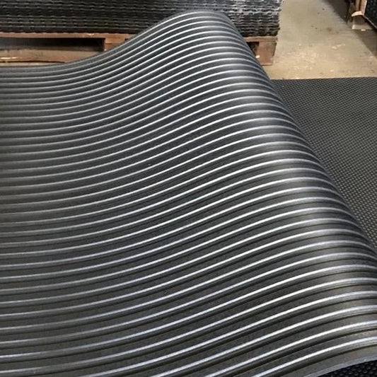 Horse/Pony/ Stable/Cow Rubber Floor Matting 6ftx4ftX12mm/Hammer Top Hard Rubber