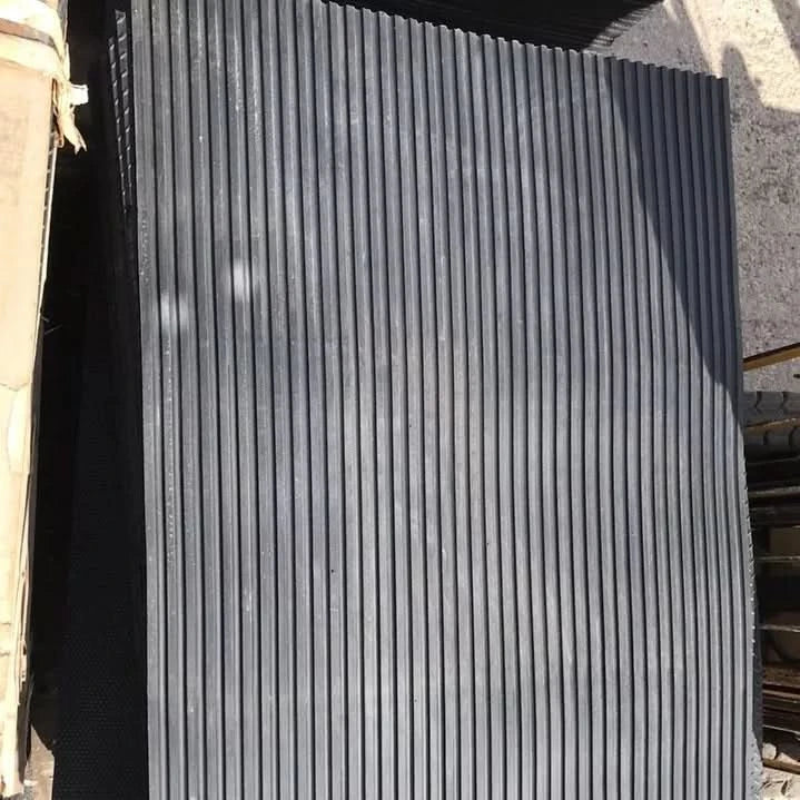 Rubber Floor Gym mats Commercial Flooring 12mm x6f x 4ft Checker Top Design