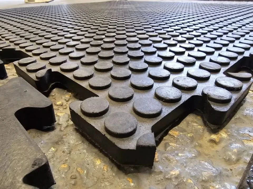 1m x 1m x 20mm Cointop Interlocking Mat with Edge Types